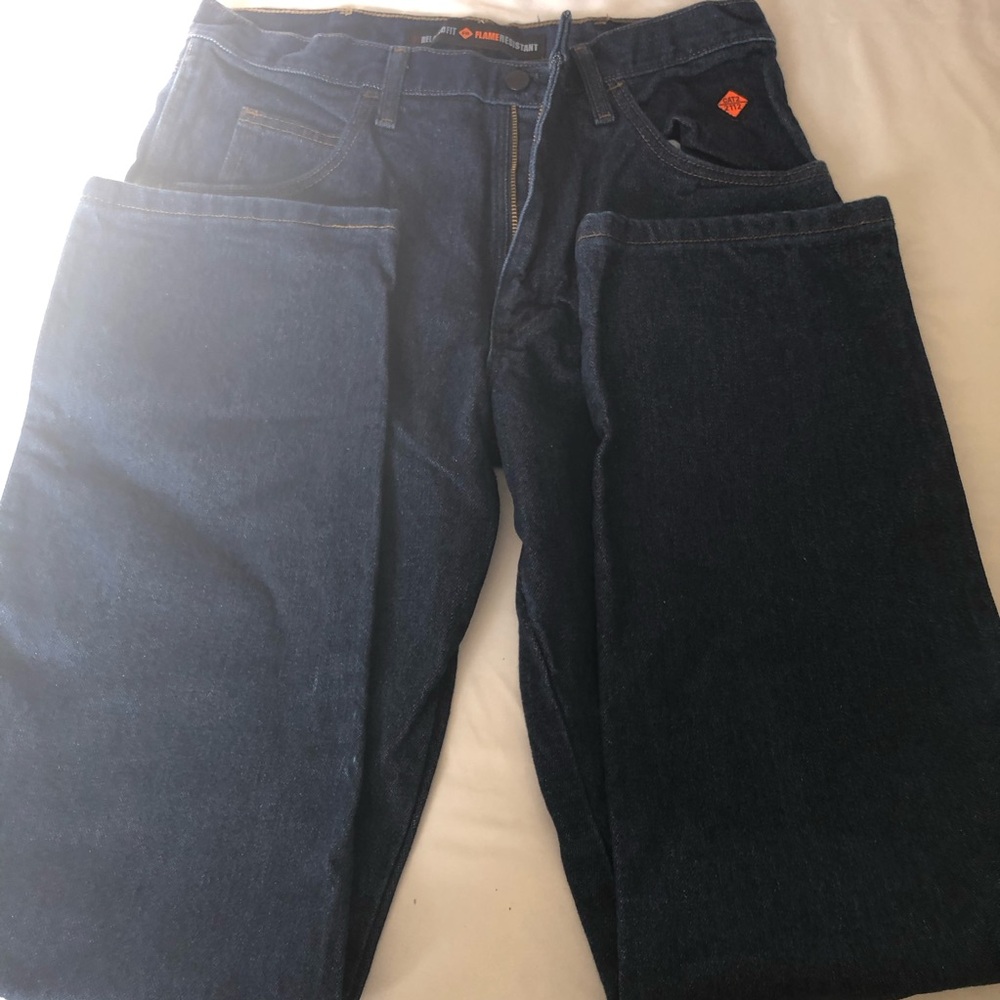 Wrangler flame resistant Denim Jeans CAT2 sz 31x32 Never worn Dark wash 2 of 3